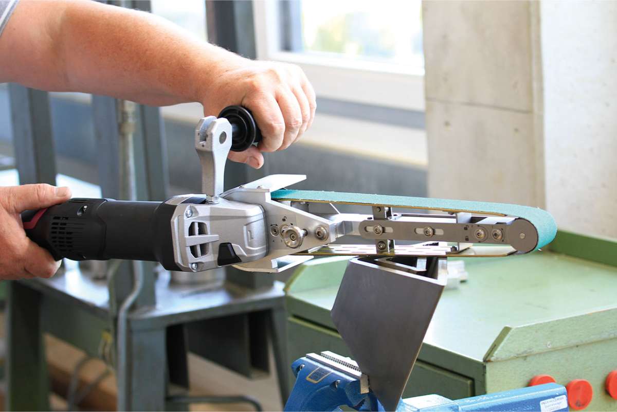 4 X 52 1/2 Zoll 80er-Körnung Aluminiumoxid Mehrzweck Schleifbänder, 3er